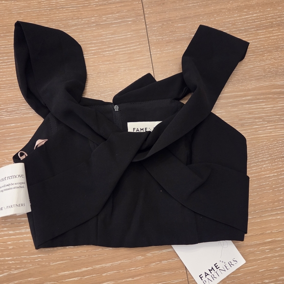 Fame and Partners Women's Twist Front Night Out Crop Top Off Shoulder Elevated 0
